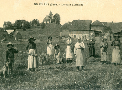 1916 Les dames du coin d Amont